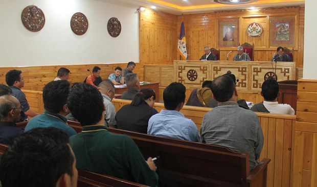 ཁ་མཆུ་ཨང་༢༠པ་མ་ཉེས་ཁ་གཡོག་ཐད་ཞིབ་གཅོད་ཉན་ཞིབ་དང་པོ་གནང་ཡོད་པ། ཁ་མཆུ་ཨང་༢༠པ་མ་ཉེས་ཁ་གཡོག་ཐད་ཞིབ་གཅོད་ཉན་ཞིབ་དང་པོ་གནང་ཡོད་པ།