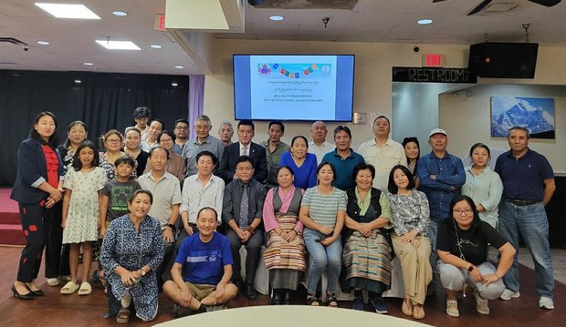བྱང་ཨ་མེ་རི་ཀ་ནས་སློབ་ཡོན་སྦྱིན་བདག་༢༠༠ཙམ་ཐོབ་པའི་ཐུགས་རེ་གནང་གི་ཡོད་པ།