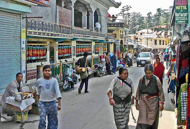 བཞུགས་སྒར་བོད་མིའི་ཁང་པ་གཏོར་རྒྱུའི་དཀའ་ངལ་བརྒྱ་ཆ་༩༠སེལ་ཡོད་པ།