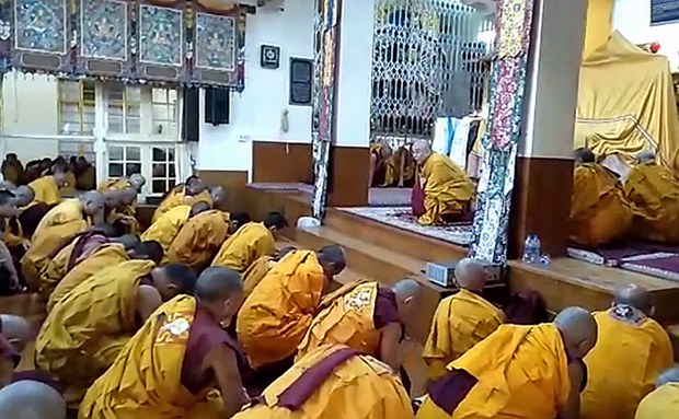 བཞུགས་སྒར་དུ་ཐེག་ཆེན་གསོ་སྦྱོང་དང་དགེ་ཚུལ་སློང་གི་གསོ་སྦྱོང་གནང་ཡོད་པ། བཞུགས་སྒར་དུ་ཐེག་ཆེན་གསོ་སྦྱོང་དང་དགེ་ཚུལ་སློང་གི་གསོ་སྦྱོང་གནང་ཡོད་པ།