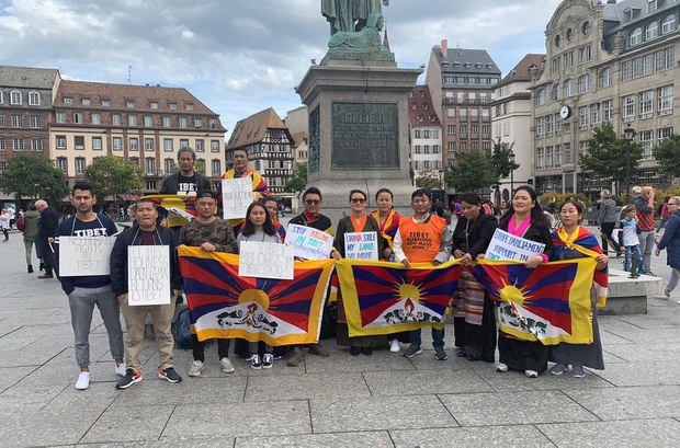 སཊྲཱས་སྦརྒྷ་གྲོང་ཁྱེར་ནང་རྒྱ་ནག་ལ་ངོ་རྒོལ་སྤེལ་འདུག སཊྲཱས་སྦརྒྷ་གྲོང་ཁྱེར་ནང་རྒྱ་ནག་ལ་ངོ་རྒོལ་སྤེལ་འདུག
