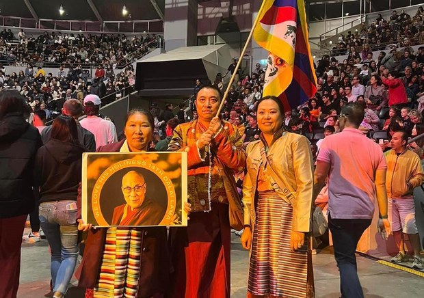 རིག་གཞུང་སྣ་འཛོམས་ཀྱི་དུས་སྟོན་ནང་ས་གནས་བོད་མིས་མཉམ་ཞུགས་གནང་བ།