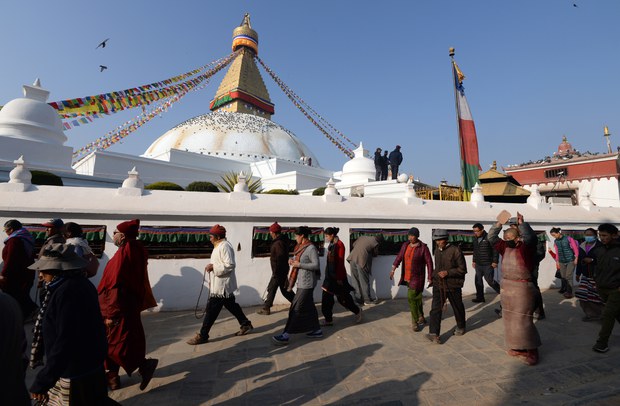 བལ་ཡུལ་ནང་ཆབ་སྲིད་ཀྱི་ལྷ་སྤྱོད་མི་མཐུན་པའི་དུས་འདིར་བོད་མིའི་གནས་སྟངས།
