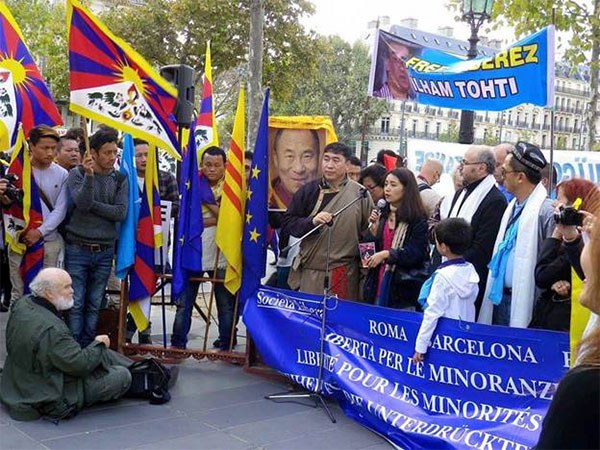 ཕ་རན་སིའི་ནང་ཨེ་ཤེ་ཡའི་ཞི་བའི་གོམ་བགྲོད། ཕ་རན་སིའི་ནང་ཨེ་ཤེ་ཡའི་ཞི་བའི་གོམ་བགྲོད།