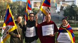 སཔཻན་ནང་བོད་མིས་ཞི་ཅིན་ཕིང་ལ་ངོ་རྒོལ་གནང་བ།