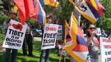 ཊོ་རོན་ཏོ་རྒྱ་ནག་གཞུང་ཚབ་ཁང་གི་མདུན་དུ་བོད་མི་ཚོས་བཀྲིས་དབང་ཕྱུག་གློད་དགོས་པའི་ངོ་རྒོལ།