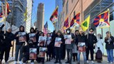 ཚེ་སྒྲོན་ལགས་ལ་གདུང་སེམས་མཉམ་བསྐྱེད་མཚོན་ཆེད་དུ་ནིའུ་ཡོག་ཏུ་བོད་མི་ཚོས་རྒྱ་ནག་གཞུང་ཚབ་ལས་ཁུངས་ཀྱི་མདུན་དུ་ངོ་རྒོལ་སྐད་འབོད་གནང་ཡོད་པ།