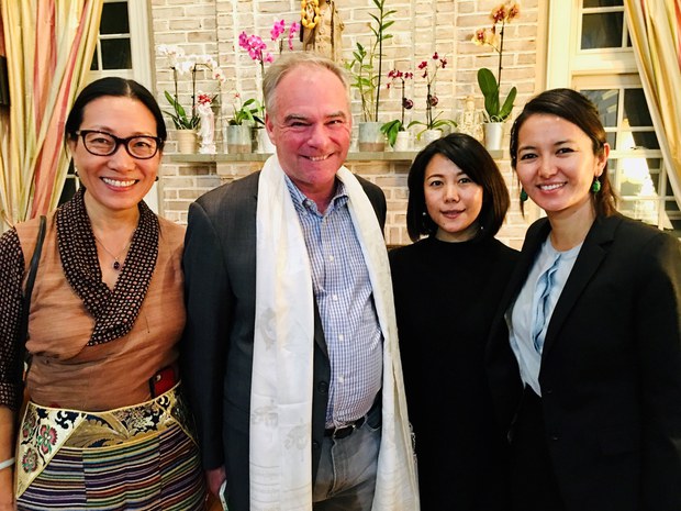 ཨ་རིའི་གྲོས་ཚོགས་གོང་མའི་འཐུས་མི་དང་མཇལ་འཕྲད། ཨ་རིའི་གྲོས་ཚོགས་གོང་མའི་འཐུས་མི་དང་མཇལ་འཕྲད།