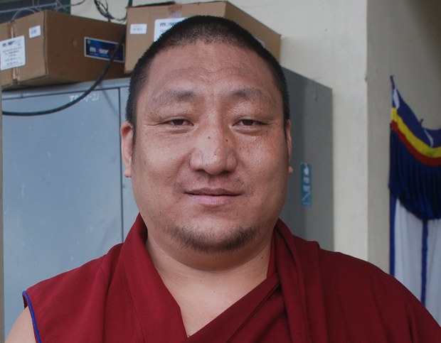 རི་བོ་དགེ་ལུགས་པས་༸གོང་ས་མཆོག་ལ་བཀའ་དྲིན་རྗེས་དྲན་ཞུ་རྒྱུ།