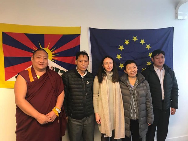 རྒྱལ་སྤྱིའི་འགྲོ་བ་མིའི་ཐོབ་ཐང་གི་མི་སྣ་དང་མཇལ་མོལ། རྒྱལ་སྤྱིའི་འགྲོ་བ་མིའི་ཐོབ་ཐང་གི་མི་སྣ་དང་མཇལ་མོལ།