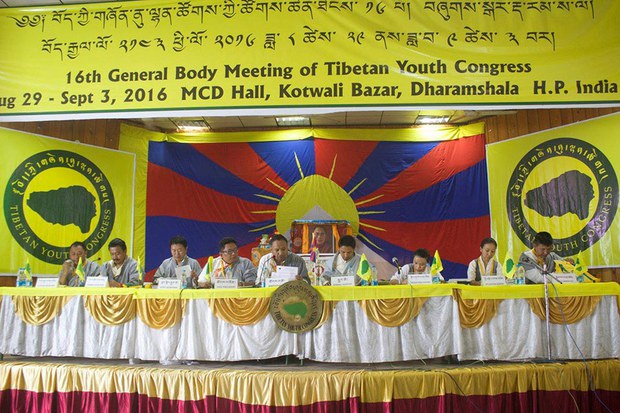 བོད་ཀྱི་གཞོན་ནུ་ལྷན་ཚོགས་ལ་དམིགས་བསལ་བཀའ་སློབ་ཕེབས་པ། བོད་ཀྱི་གཞོན་ནུ་ལྷན་ཚོགས་ལ་དམིགས་བསལ་བཀའ་སློབ་ཕེབས་པ།