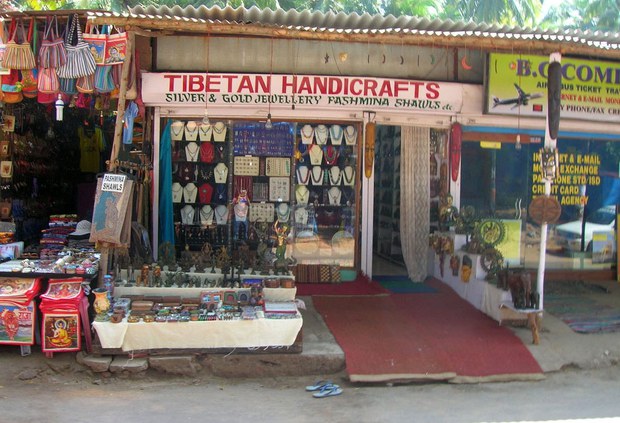 ཀ་ལིམ་པ་མཚོ་ཁར་ཚོང་ལས་གནང་མཁན་བོད་མི།