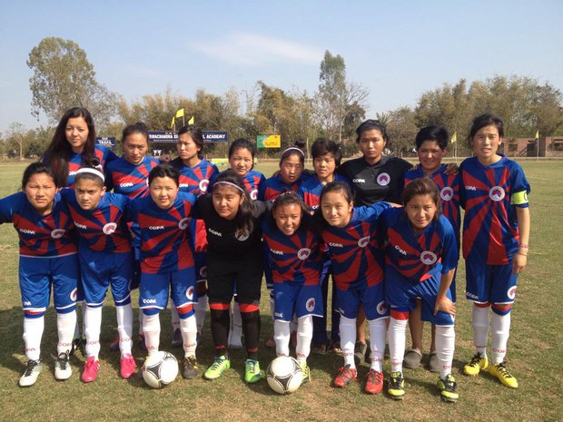 ཨ་རི་དང་ཁེ་ན་ཌ་གཞུང་ཚབ་ནས་བོད་པའི་བུད་མེད་རྐང་རྩེད་རུ་ཁག་ལ་མཐོང་མཆན་མ་གནང་བའི་གནས་ཚུལ།