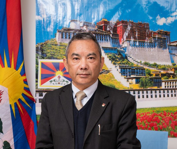 ཉི་ཧོང་དུ་པཎ་ཆེན་རིན་པོ་ཆེ་མཆོག་གར་སོང་ཆ་མེད་དུ་གྱུར་བའི་གནད་དོན་ཐད་ཟབ་སྦྱོང་དང་གསར་འགོད་གསལ་བསྒྲགས་གནང་ཡོད་པ།