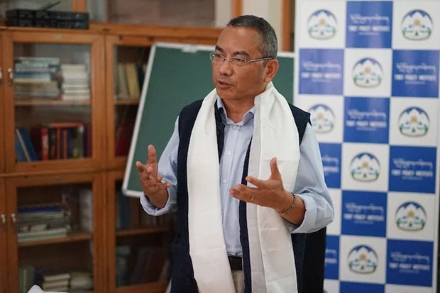 རྒྱ་གར་གྱི་རྒྱུད་ལམ་རྒྱ་ནག་གིས་དྲིལ་བསྒྲགས་ཆེད་ཉོ་བཞིན་པ། རྒྱ་གར་གྱི་རྒྱུད་ལམ་རྒྱ་ནག་གིས་དྲིལ་བསྒྲགས་ཆེད་ཉོ་བཞིན་པ།