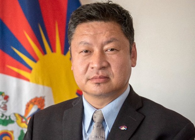 ཏཱ་ལའི་བླ་མའི་མ་འོངས་པར་གྲོས་བསྡུར་བྱེད་པར་སྒོ་མོ་ཕྱེས་ཡོད།