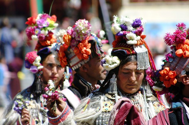 ལ་དྭགས་པའི་གནའ་བོའི་མི་རིགས། ལ་དྭགས་པའི་གནའ་བོའི་མི་རིགས།