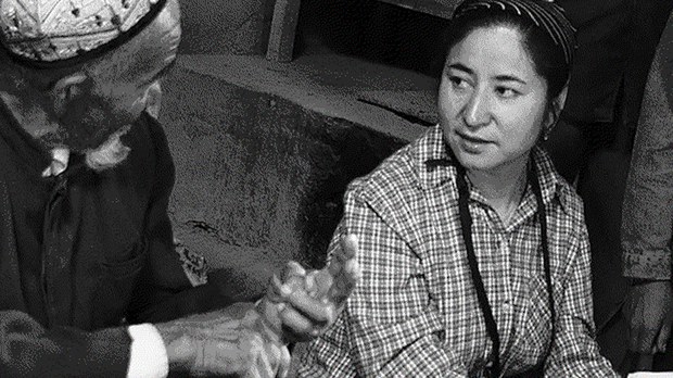 རྒྱ་ནག་གིས་གྲངས་ཉུང་མི་རིགས་ཚོའི་ཤེས་ལྡན་མི་སྣ་འབུར་འཇོམས་དང་འཛིན་བཟུང་བཙོན་འཇུག་མུ་མཐུད་བྱེད་བཞིན་པ་གནད་དོན་དབྱེ་ཞིབ་པས་གསུངས་བ། རྒྱ་ནག་གིས་གྲངས་ཉུང་མི་རིགས་ཚོའི་ཤེས་ལྡན་མི་སྣ་འབུར་འཇོམས་དང་འཛིན་བཟུང་བཙོན་འཇུག་མུ་མཐུད་བྱེད་བཞིན་པ་གནད་དོན་དབྱེ་ཞིབ་པས་གསུངས་བ།
