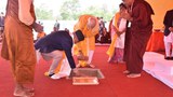 རྒྱ་གར་གྱི་སྲིད་བློན་གྱིས་ལུམ་བི་ནིར་འཚམས་གཟིགས་གནང་བ།