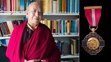 ཞིང་གཤེགས་དམ་སྐྱབས་རྗེ་རྟོགས་ལྡན་རིན་པོ་ཆེ་མཆོག་ལ་པདྨ་བྷུ་ཤན་གཟེངས་རྟགས་ཕུལ་གཏན་འཁེལ་བ།