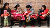 རྒྱ་ནག་ནང་བུ་ཕྲུག་གཉིས་ཀྱི་སྲིད་ཇུས་འོག་དཀའ་ངལ་འཕྲད་བཞིན་ཡོད་པ།