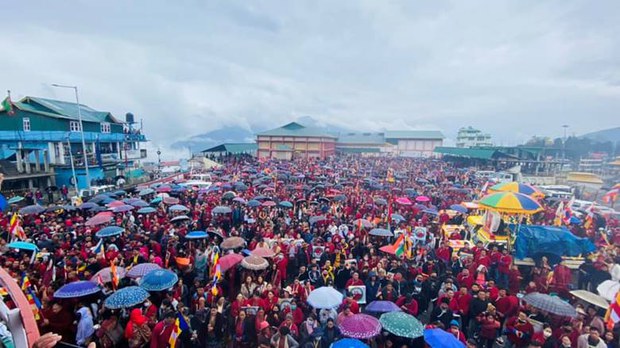 མ་གྲོས་བསམ་པ་གཅིག་མཐུན་སྒོ་ནས་ངོ་རྒོལ།