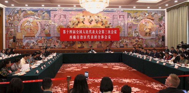 རྒྱ་ནག་མི་དམངས་འཐུས་མི་ཚོགས་ཆེན་གྱི་བོད་རང་སྐྱོང་ལྗོངས་ཀྱི་འཐུས་མི་ཚོས་ཟུར་ཚོགས་ཞིག་ཚོགས་པ།