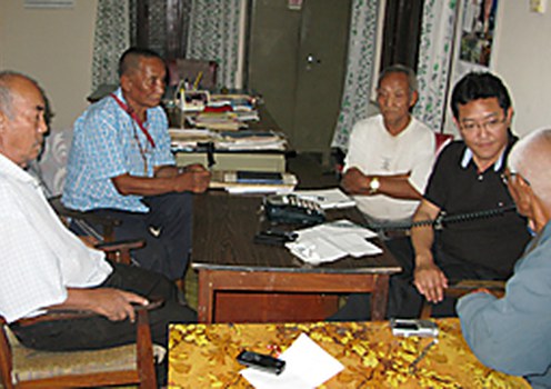 བལ་ཡུལ་ནང་བོད་རང་བཙན་ཆེད་དྲག་པོའི་དམག་འཐབ་སྤེལ་བའི་ལས་འགུལ་ནང་ཞུགས་མྱོང་མཁན་གྱི་ལྷན་དུ་གླེང་བཞིན་པ།