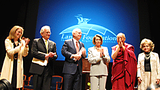 ༸གོང་ས་མཆོག་ལ་ལེན་ཊོས་གཟེངས་རྟགས་ཕུལ་བའི་སྐབས་ཀྱི་མཛད་སྒོ།