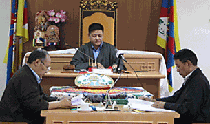 སྤྱི་འཐུས་ཀྱི་ཚོགས་དུས་བརྒྱད་པ། སྤྱི་འཐུས་ཀྱི་ཚོགས་དུས་བརྒྱད་པ།