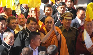 བློན་ཆེན་རྡོ་རྗེ་མཁའ་འགྲོ། བློན་ཆེན་རྡོ་རྗེ་མཁའ་འགྲོ།