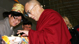 ཨ་སྒོར་འབུམ་གཅིག་གསོལ་རས་བསྩལ་གནང་བ།