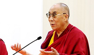 ལྡི་ལི་གཙུག་སློབ་གྲྭ་ཆེན་མོའི་ནང་བཀའ་སློབ། ལྡི་ལི་གཙུག་སློབ་གྲྭ་ཆེན་མོའི་ནང་བཀའ་སློབ།