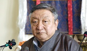 འོས་སྒམ་གཞུང་བཞེས། འོས་སྒམ་གཞུང་བཞེས།