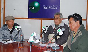 བཀའ་ཟུར་གཉིས་ཀྱི་ལྷན་བགྲོ་གླེང་ཞུས་པ། བཀའ་ཟུར་གཉིས་ཀྱི་ལྷན་བགྲོ་གླེང་ཞུས་པ།