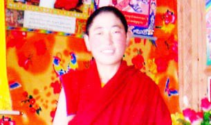 དཀར་མཛེས་ཁུལ་དུ་བཙུན་མ་ཁག་གློད་བཀྲོལ། དཀར་མཛེས་ཁུལ་དུ་བཙུན་མ་ཁག་གློད་བཀྲོལ།