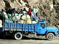 truck-in-tibet-200.jpg truck-in-tibet-200.jpg