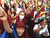 nuns-protest-hu-200.jpg nuns-protest-hu-200.jpg