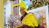 ༸གོང་ས་མཆོག་ནས་ཆོས་འཁོར་བཀའ་དྲིན་སྐྱོང་བཞིན་པ།