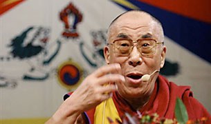 ༸གོང་ས་མཆོག་པརཱཀ་ནང་ཞབས་སོར་འཁོད། ༸གོང་ས་མཆོག་པརཱཀ་ནང་ཞབས་སོར་འཁོད།