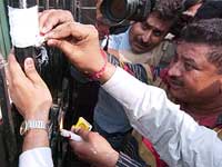 delhi-mcd-seal-shops-200.jpg delhi-mcd-seal-shops-200.jpg