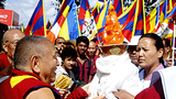 བདེན་པའི་མེ་ལྕེ་ཧུན་སུར་གཞིས་ཆགས་སུ་འབྱོར་བ།