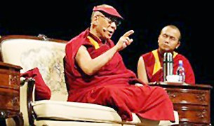 ཉིའུ་ཛི་ལེནྜ་མི་མང་ལ་བཀའ་སློབ་བསྩལ་བ། ཉིའུ་ཛི་ལེནྜ་མི་མང་ལ་བཀའ་སློབ་བསྩལ་བ།