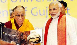 རྒྱལ་སྤྱིའི་ནང་པའི་ལྷན་ཚོགས་སུ་ཆིབས་བསྒྱུར། རྒྱལ་སྤྱིའི་ནང་པའི་ལྷན་ཚོགས་སུ་ཆིབས་བསྒྱུར།