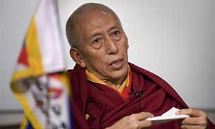 བཀའ་ཁྲི་མཆོག་གིས་བཙན་བྱོལ་བོད་མི་ཚོར་འབོད་སྐུལ། བཀའ་ཁྲི་མཆོག་གིས་བཙན་བྱོལ་བོད་མི་ཚོར་འབོད་སྐུལ།