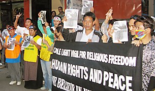 བལ་ཡུལ་ནང་བོད་མིས་ཞི་བའི་མར་མེའི་ཁྲོམ་སྐོར་སྤེལ། བལ་ཡུལ་ནང་བོད་མིས་ཞི་བའི་མར་མེའི་ཁྲོམ་སྐོར་སྤེལ།