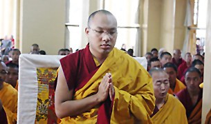 སྨོན་ལམ་གསོལ་འདེབས། སྨོན་ལམ་གསོལ་འདེབས།