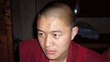 དགེ་འདུན་པ་གཉིས་ནས་རང་ལུས་མེ་བསྲེག