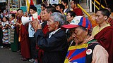 བཞུགས་སྒར་དུ་གདུང་སེམས་མཉམ་བསྐྱེད།