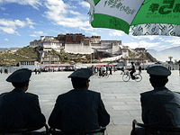 pla-on-guard-200.gif pla-on-guard-200.gif